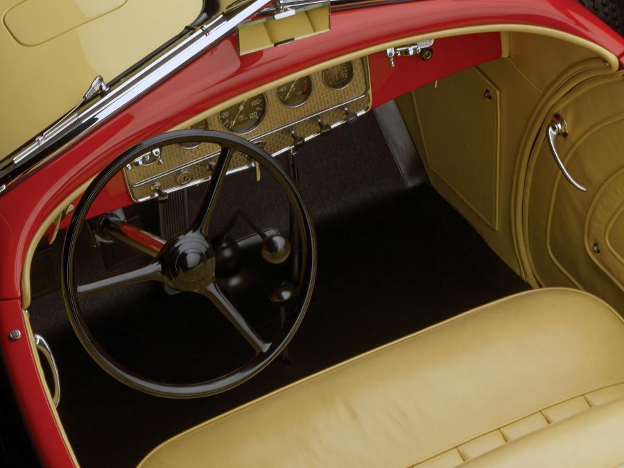 Торпедо Auburn 12-161A Custom Boattail Speedster 1933 года  (фото 6 из 9)